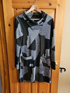 Black & Gray, and brown Patterned Tunic with Front Pockets